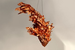 Frank Gehry, Fish on Fire (Los Angeles I), 2021. Copper, stainless steel wire, and LED lights, 43 × 24 × 24 inches (109.2 × 61 × 61 cm) © Frank O. Gehry. Photo: Josh White