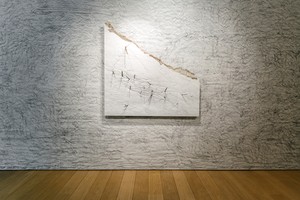 Installation view with Giuseppe Penone, Corpo di pietra—rami (Body of Stones—Branches) (2016). Artwork © 2021 Giuseppe Penone/Artists Rights Society (ARS), New York/ADAGP, Paris. Photo: Paris Tavitian