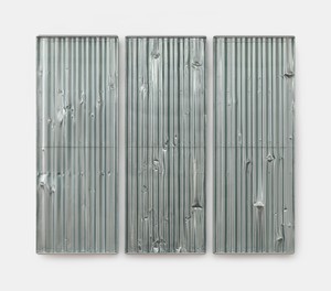 Rachel Whiteread, Untitled (Crinkle-Crankle), 2018. Resin, aluminum spray, and steel, in 3 parts, overall: 63 × 72 ½ × 3 ¾ inches (160 × 184 × 9.5 cm) © Rachel Whiteread. Photo: Prudence Cuming Associates