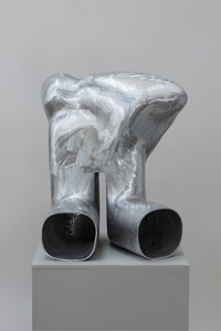 Albert Oehlen, Untitled, 2022. Cast aluminum, 33 ½ × 27 ⅝ × 23 ¼ inches (85 × 70 × 59 cm), edition of 3 + 2 AP © Albert Oehlen. Photo: Stefan Rohner
