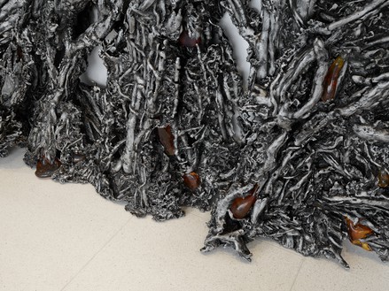 Cristina Iglesias, Entwined VIII, 2022 (detail) Cast and welded aluminum and glass with pigments, 102 ⅝ × 103 ⅛ × 13 ¾ inches (260 × 262 × 35 cm)© Cristina Iglesias. Photo: Prudence Cuming Associates Ltd