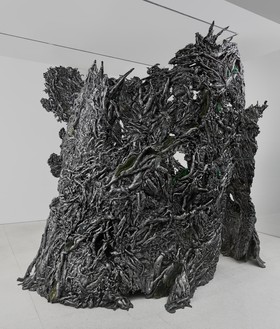 Cristina Iglesias, Growth I, 2018 Cast and welded aluminum and glass with pigments, 9 feet 7 ¾ inches × 11 feet 1 ½ inches × 10 feet 2 ⅛ inches (294 × 339 × 310 cm)© Cristina Iglesias. Photo: Prudence Cuming Associates Ltd