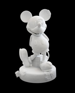 Damien Hirst, Mickey, 2017. Carrara marble, 37 ⅝ × 23 ⅛ × 21 ⅞ inches (95.5 × 58.8 × 55.4 cm), edition of 3 + 2 AP © Damien Hirst and Science Ltd. All rights reserved, DACS 2022. Photo: Prudence Cuming Associates Ltd