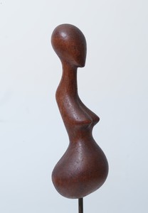 Sy Colen, Pregnant Mother, 1979–80. Wood, 7 ½ × 2 ¼ × 2 inches (19.1 × 5.7 × 5.1 cm), edition of 3 © Sy Colen. Photo: Rob McKeever