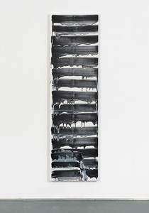 David Reed, #734, 2020. Oil and alkyd on polyester, in 2 parts (joined), 76 × 22 inches (193 × 55.9 cm) © 2022 David Reed/Artists Rights Society (ARS), New York. Photo: Rob McKeever