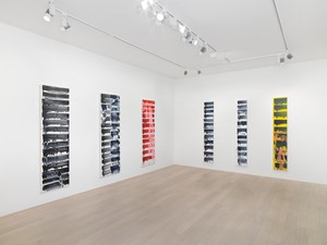 Installation view. © 2022 David Reed/Artists Rights Society (ARS), New York. Photo: Annik Wetter