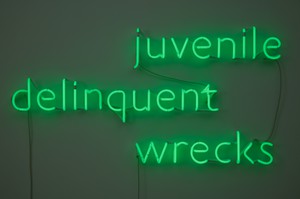 Douglas Gordon, juvenile delinquent wrecks, 2022. Neon, 24 ½ × 47 ¼ × 2 ¼ inches (62 × 120 × 5.5 cm) © Studio lost but found/VG Bild-Kunst, Bonn, Germany 2022. Photo: Lucy Dawkins