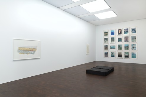 Installation view Artwork, left to right: © Ed Ruscha; © 2022 The Estate of Richard Artschwager/Artists Rights Society (ARS), New York; © Rachel Whiteread; © Richard Prince. Photo: Lucy Dawkins