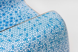 Marc Newson, Cloisonné White and Blue Chair, 2022 (detail). Cloisonné enamel and copper, 26 ¼ × 40 ¼ × 37 ¼ inches (66.5 × 102 × 94.5 cm), edition of 3 + 2 AP © Marc Newson. Photo: Paris Tavitian