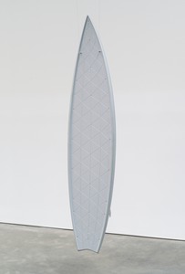 Marc Newson, Clear Surfboard, 2017. Aluminum, 72 ⅞ × 16 ⅜ × 5 ¾ inches (184.9 × 41.4 × 14.4 cm), edition of 3 + 2 AP © Marc Newson