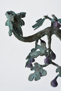 Setsuko, Chandelier (Figuier coloré), 2021 (detail). Hand-painted bronze, 21 ¼ × 19 ⅜ × 10 ⅞ inches (54 × 49 × 27.5 cm) © Setsuko. Photo: Thomas Lannes