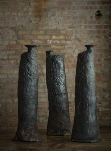 Theaster Gates, Untitled (King #3), Untitled (King #1), and Untitled (King #2), all 2022. Each: high-fired stoneware with glaze; #3 (left): 45 ⅛ × 15 ¼ × 16 inches (114.5 × 38.7 × 40.6 cm), #1 (center): 44 × 15 ⅛ × 13 inches (111.8 × 38.4 × 33 cm), #2 (right): 45 ⅛ × 13 ¾ × 15 ¼ inches (114.6 × 34.9 × 38.7 cm), © Theaster Gates. Photo: Chris Strong