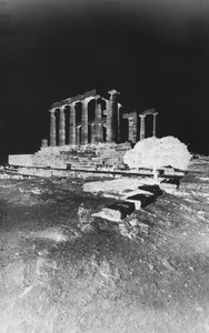 Vera Lutter, Temple of Poseidon, Cape Sounio: August 30, 2021, 2021. Gelatin silver print, 23 ½ × 14 ½ inches (59.7 × 36.8 cm), unique © Vera Lutter