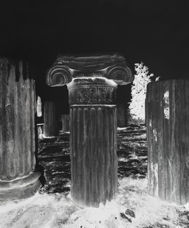 Vera Lutter, Detail of Columns, Acropolis: August 26, 2021, 2021 Gelatin silver print, 24 × 20 inches (61 × 50.8 cm), unique© Vera Lutter