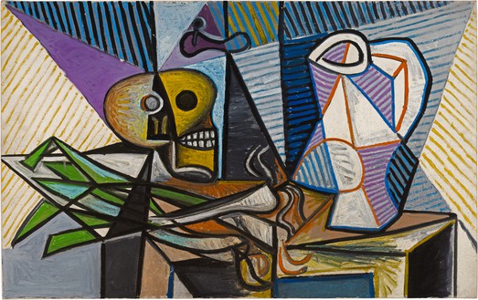 Pablo Picasso, Nature morte à la tête de mort, poireaux et pichet, 1945 Oil on canvas, 28 ¾ × 45 ¾ inches (73 × 116 cm)© 2023 Estate of Pablo Picasso/Artists Rights Society (ARS), New York