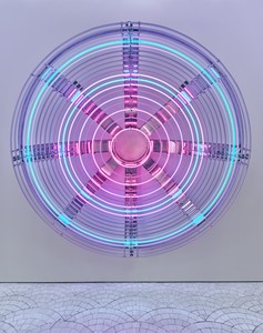 Carsten Höller, Decimal Clock (Blue and Orange), 2023. Neon, cables, aluminum structure, DMX boxes, and controller, 91 ⅜ × 91 ⅜ inches (232 × 232 cm) © Carsten Höller. Photo: Thomas Lannes