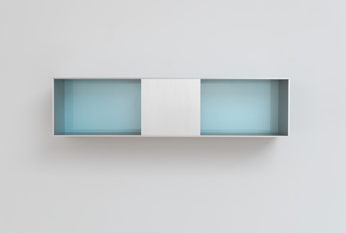 Donald Judd, untitled, 1991 Clear anodized aluminum with light blue plexiglass, 9 ⅞ × 39 ⅜ × 9 ⅞ inches (25 × 100 × 25 cm)© Judd Foundation/Artists Rights Society (ARS), New York. Photo: Rob McKeever