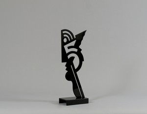 Roy Lichtenstein, Modern Head, 1970. Black chromed aluminium, 25 ¼ × 10 ¼ × 5 inches (64.1 × 26 × 12.7 cm) © Estate of Roy Lichtenstein. Photo: Rob McKeever