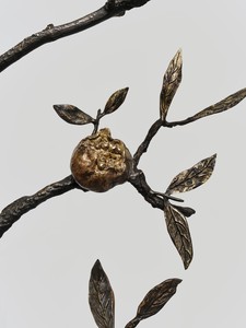 Setsuko, Grand Chandelier (grenades), 2023 (detail). Painted bronze, 63 × 31 ½ × 29 ½ inches (160 × 80 × 75 cm) © Setsuko. Photo: Thomas Lannes