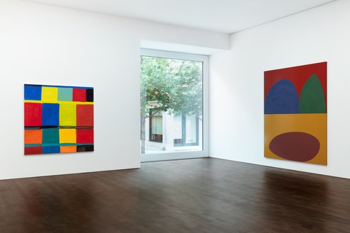 Installation view Artwork, left to right: © Stanley Whitney, © Suzan Frecon. Photo: Lucy Dawkins