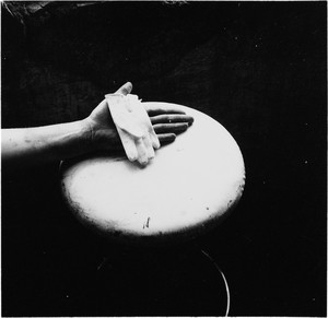 Francesca Woodman, Untitled, c. 1977–78. Lifetime gelatin silver print, image: 4 ⅝ × 4 ¾ inches (11.6 × 11.9 cm), sheet: 10 × 8 inches (25.2 × 20.3 cm) © Woodman Family Foundation/DACS, London