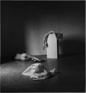 Francesca Woodman, Untitled, c. 1977–78. Lifetime gelatin silver print, image: 8 × 7 ⅜ inches (20.3 × 18.7 cm), sheet: 10 ⅜ × 9 ⅛ inches (26.4 × 23.2 cm) © Woodman Family Foundation/Artists Rights Society (ARS), New York