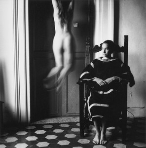Francesca Woodman, Untitled, c. 1977–78. Lifetime gelatin silver print, image: 4 ½ × 4 ½ inches (11.7 × 11.3 cm), sheet: 10 × 8 inches (25.2 × 20.4 cm) © Woodman Family Foundation/Artists Rights Society (ARS), New York