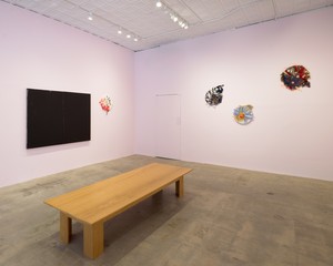 Installation view. Artwork, left to right: © 2024 Estate of Brice Marden/Artists Rights Society (ARS), New York; © 2024 Helen Marden/Artists Rights Society (ARS), New York. Photo: Owen Conway