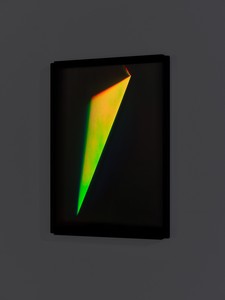 James Turrell Yellow Triangle with Green Fringe (XXXIV_E), 2017. Hologram, 24 ½ × 17 ½ inches (62 × 44.3 cm) © James Turrell. Photo: Thomas Lannes