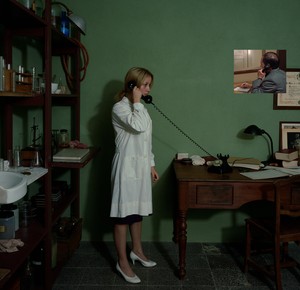 Jeff Wall Informant: An occurrence not described in chapter 6, part 3 of Últimas tardes con Teresa by Juan Marsé, 2023. Inkjet print, 53 ⅝ × 55 ½ inches (136 × 141 cm), edition of 5 + 1 AP © Jeff Wall