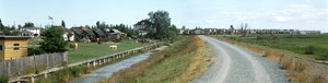 Jeff Wall Steves Farm, Steveston (small version), 1980. Transparency in lightbox, 12 ¼ × 48 inches (31 × 122 cm) © Jeff Wall
