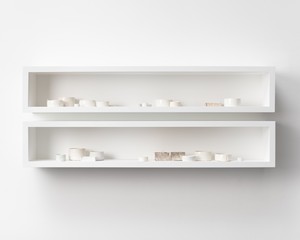 Edmund de Waal Crevole, 2025. Porcelain, silver, gold, wood, aluminum, and glass, in 2 parts, overall: 17 ⅛ × 43 ⅜ × 7 ⅞ inches (43.5 × 110 × 20 cm) © Edmund de Waal. Photo: Alzbeta Jaresova