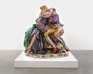 Jeff Koons Kissing Lovers, 2016–25. Mirror-polished stainless steel with transparent color coating, 88 × 77 × 55 inches (223.5 × 195.6 × 139.7 cm), edition of 3 + 1 AP © Jeff Koons. Photo: Maris Hutchinson