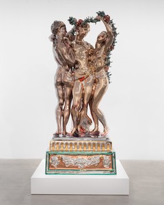 Jeff Koons Three Graces, 2016–22. Mirror-polished stainless steel with transparent color coating, 104 × 47 ½ × 31 ⅞ inches (264.2 × 120.6 × 80.9 cm), edition of 3 + 1 AP © Jeff Koons. Photo: Maris Hutchinson