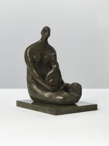 Henry Moore Seated Woman Holding Child, 1982. Bronze, 6 ⅞ × 4 ⅜ × 5 ⅝ inches (17.5 × 11 × 14.3 cm), cast 00/9 + 2 © The Henry Moore Foundation. Photo: Prudence Cuming Associates Ltd