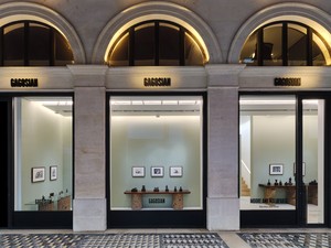 Installation view. Artwork © The Henry Moore Foundation. Furniture © Malaparte. Photo: Thomas Lannes