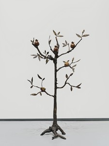 Setsuko Grand Chandelier (grenades), 2023. Hand painted bronze, 63 × 31 ½ × 29 ½ inches (160 × 80 × 75 cm) © Setsuko. Photo: Thomas Lannes