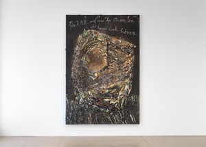 Installation view with Anselm Kiefer, Für R.M.R. wirf mir die Ohren zu: ich kann dich hören (For R.M.R. seal my ears shut and I shall hear you still) (2023–25). Artwork © Anselm Kiefer. Photo: Maris Hutchinson
