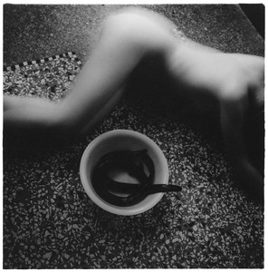 Francesca Woodman Untitled, 1978. Lifetime gelatin silver print, image: 5 ⅞ × 5 ⅞ inches (14.9 × 14.8 cm), sheet: 8 × 10 inches (20.3 × 25.2 cm) © Woodman Family Foundation/SIAE, Rome