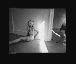 Francesca Woodman Untitled, c. 1979–80. Lifetime gelatin silver print, image: 3 ¾ × 4 ¾ inches (9.5 × 12.1 cm), sheet: 8 × 10 inches (20.3 × 25.2 cm) © Woodman Family Foundation/SIAE, Rome