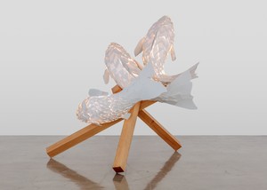 Frank Gehry Untitled (London V), 2013. Metal wire, ColorCore Formica, silicone, and LED lights on wood pedestal, 56 × 52 × 60 inches (142.2 × 132.1 × 152.4 cm) © Frank O. Gehry. Photo: Charles White