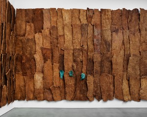 Giuseppe Penone Marsia – cork, 2025. Cork and bronze, 181 ⅛ × 236 ¼ × 14 inches (460.1 × 600.1 × 35.6 cm) © Giuseppe Penone/2026 Artists Rights Society (ARS), New York/ADAGP, Paris. Photo: Maris Hutchinson