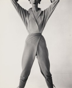 Irving Penn Dovima, New York, 1949. Gelatin silver print, 9 ⅜ × 7 ⅝ inches (23.7 × 19.2 cm), edition of 5 © The Irving Penn Foundation