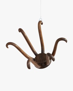Marcel Duchamp Porte-chapeaux (Hat Rack), 1964 (after 1917 lost original). Wood, 9 ⅛ × 18 × 13 ⅛ inches (23 × 45.7 × 33.3 cm), “Ex Arturo” (1 of 2 AP) + edition of 8 + 2 HC © Association Marcel Duchamp/ADAGP, Paris/Artists Rights Society (ARS), New York 2026. Photo: Rob McKeever