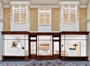 Installation view. Artwork © Estate of Richard Artschwager. Photo: Prudence Cuming Associates Ltd