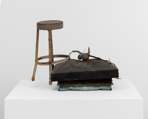 Robert Rauschenberg Untitled, 1961. Metal, wire, tin can, electric cord, and light bulb with stool, 27 × 34 × 15 inches (68.6 × 86.4 × 38.1 cm) © 2026 Robert Rauschenberg Foundation/Artists Rights Society (ARS), New York. Photo: Owen Conway