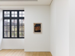 Installation view with Roe Ethridge, LU Cookie Half Melted (2025). Artwork © Roe Ethridge. Photo: Stathis Mamalakis