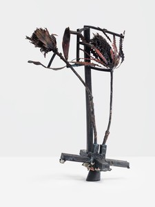 Sterling Ruby Bound Flowers. Couple. (9188), 2026. Bronze, 28 ¾ × 19 ¼ × 11 inches (73 × 48.9 × 27.9 cm) © Sterling Ruby