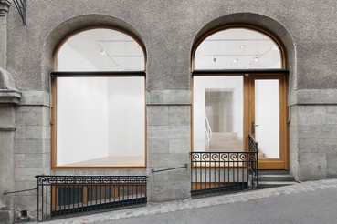 A photograph of the outside of the Gagosian location Basel
