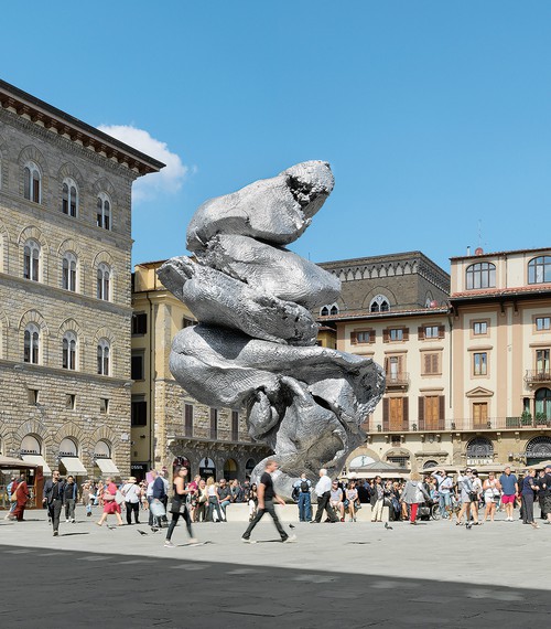 Urs Fischer’s Big Clay #4 (2013–14) installed in Piazza della Signoria, Florence, Italy, September 22, 2017–January 21, 2018